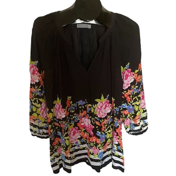 Pretty Plus Size Blouse - Size 1X - Picture 1 of 4